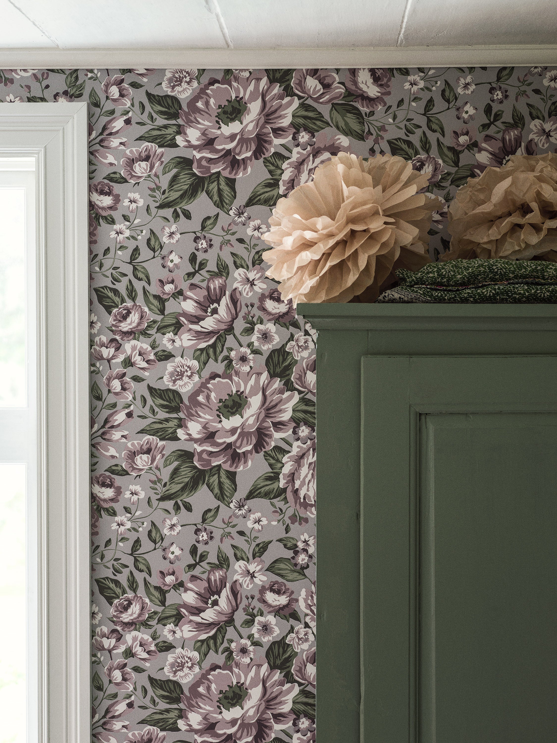 Rosie lilac floral wallpaper