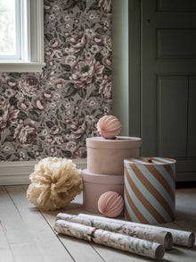 Rosie lilac floral wallpaper