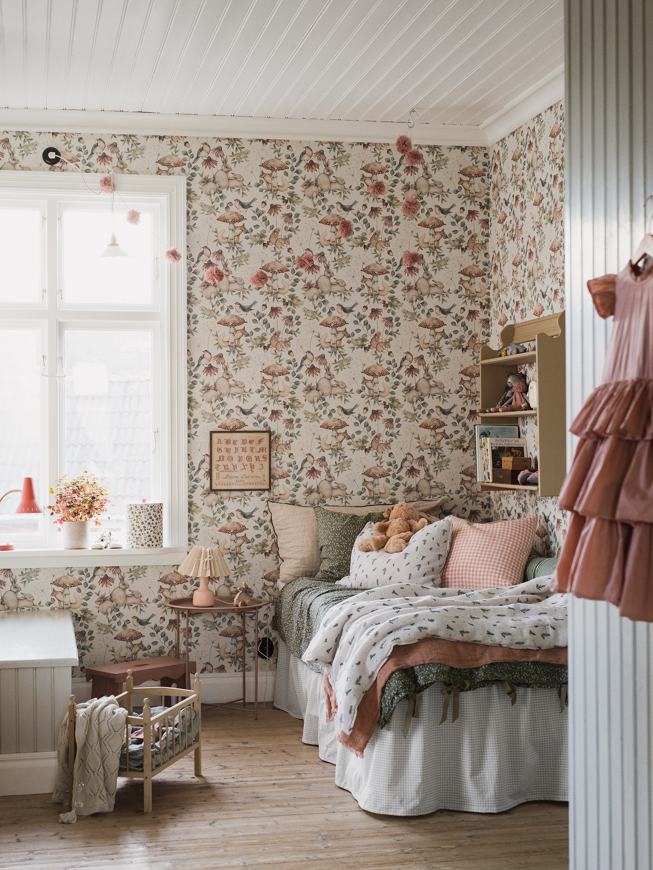 Minou off-white forest wallpaper