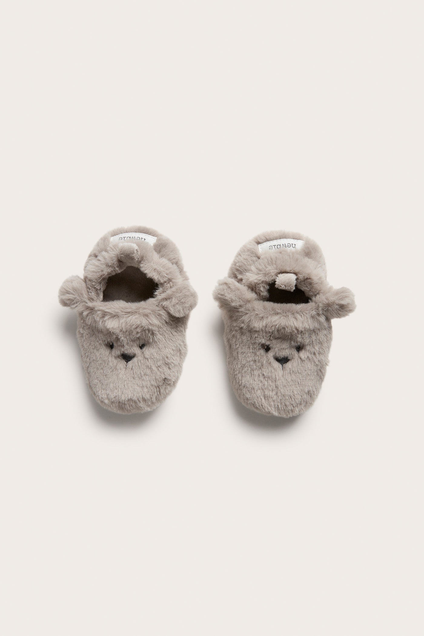Baby and kids' beige slippers in soft pile
