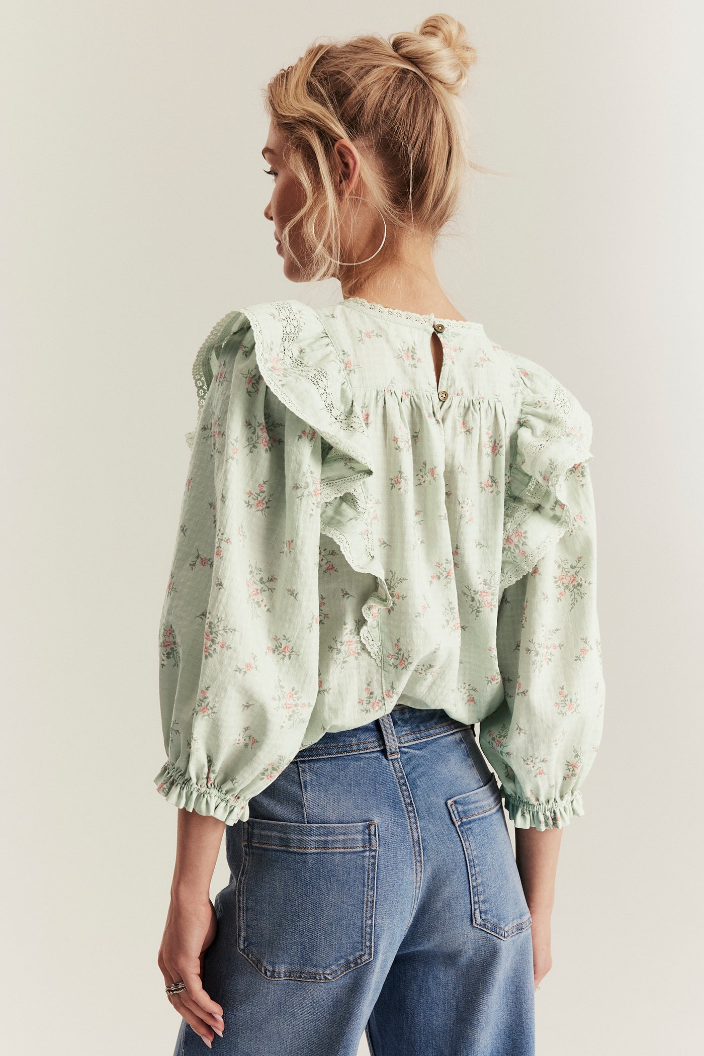 Women's green floral lace blouse with 3/4 sleeves