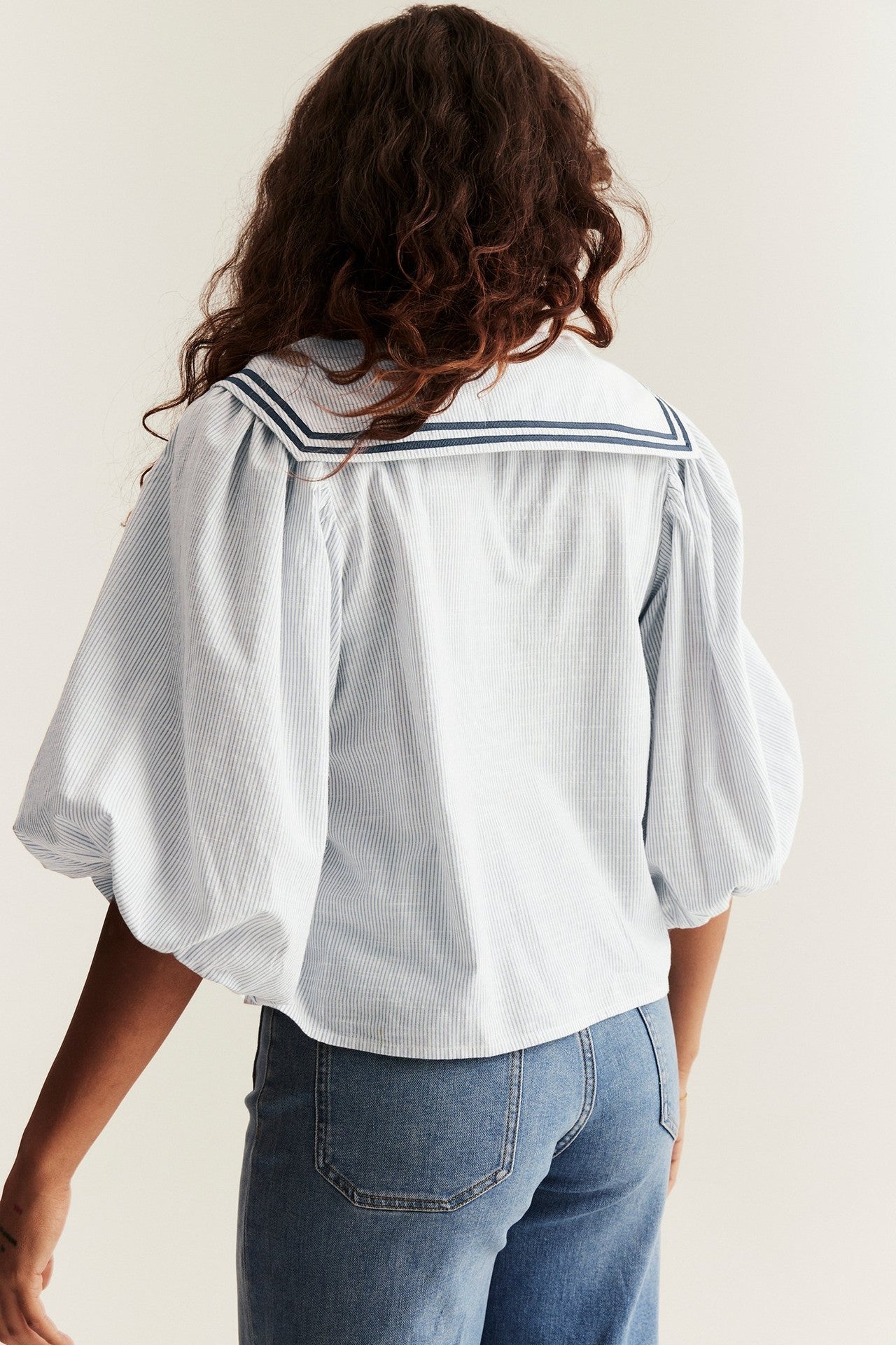 Women's blouse with sailor collar