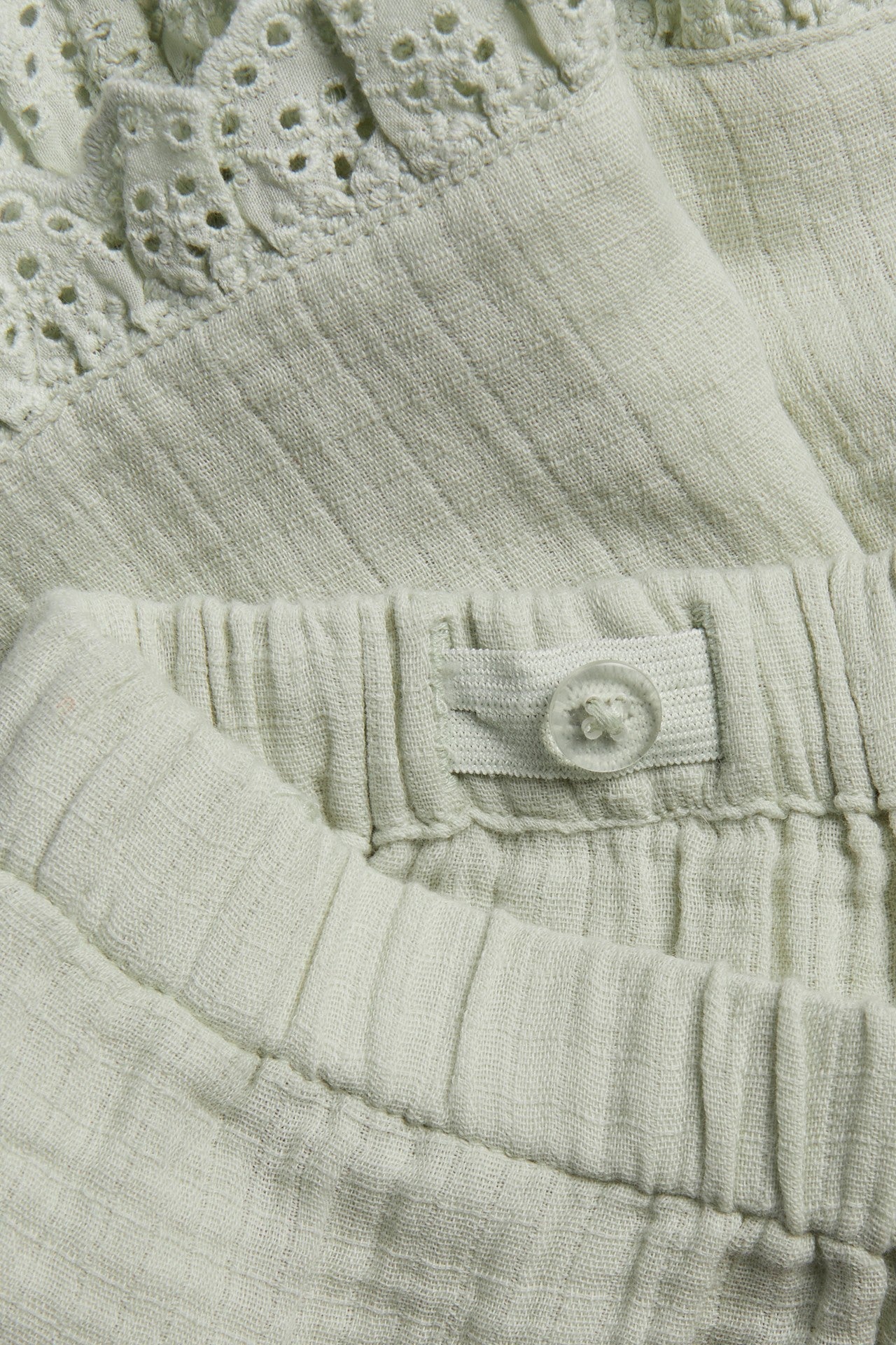 Kids woven shorts with frill