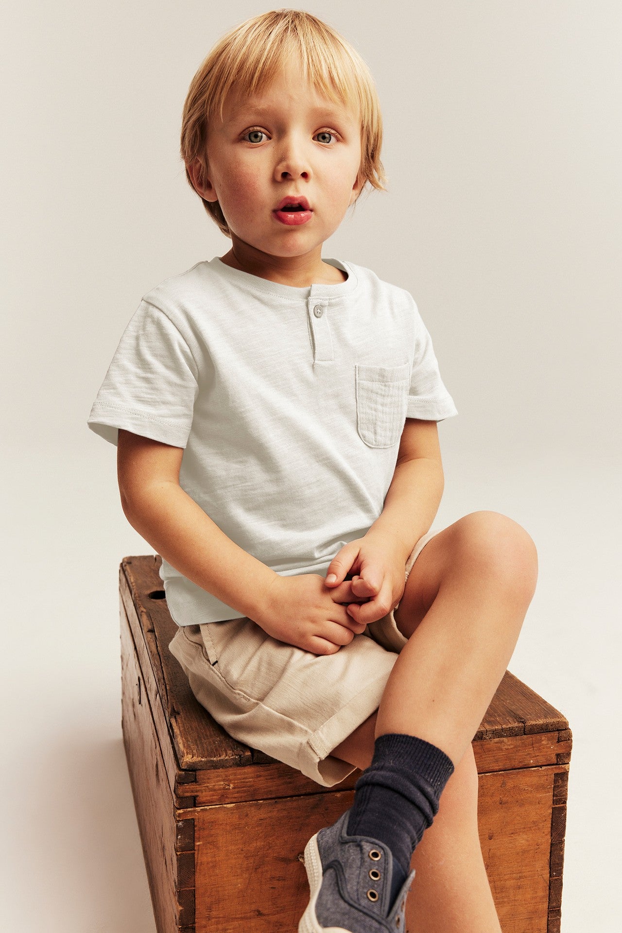 Baby & kids’ white T-shirt in slub jersey with pocket