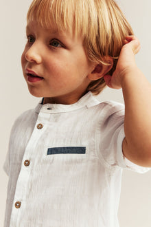 Kids white short-sleeved shirt