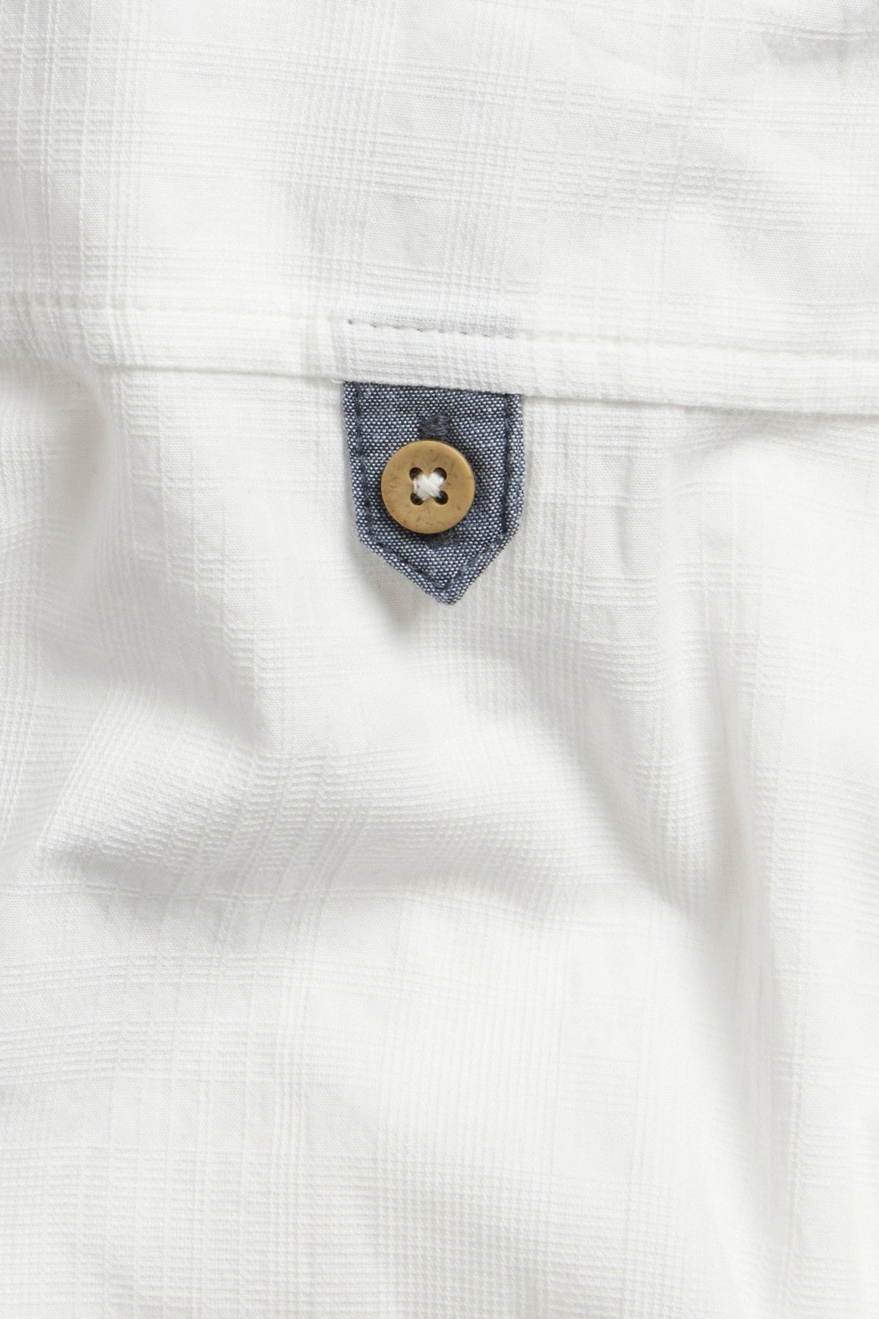 Kids white short-sleeved shirt