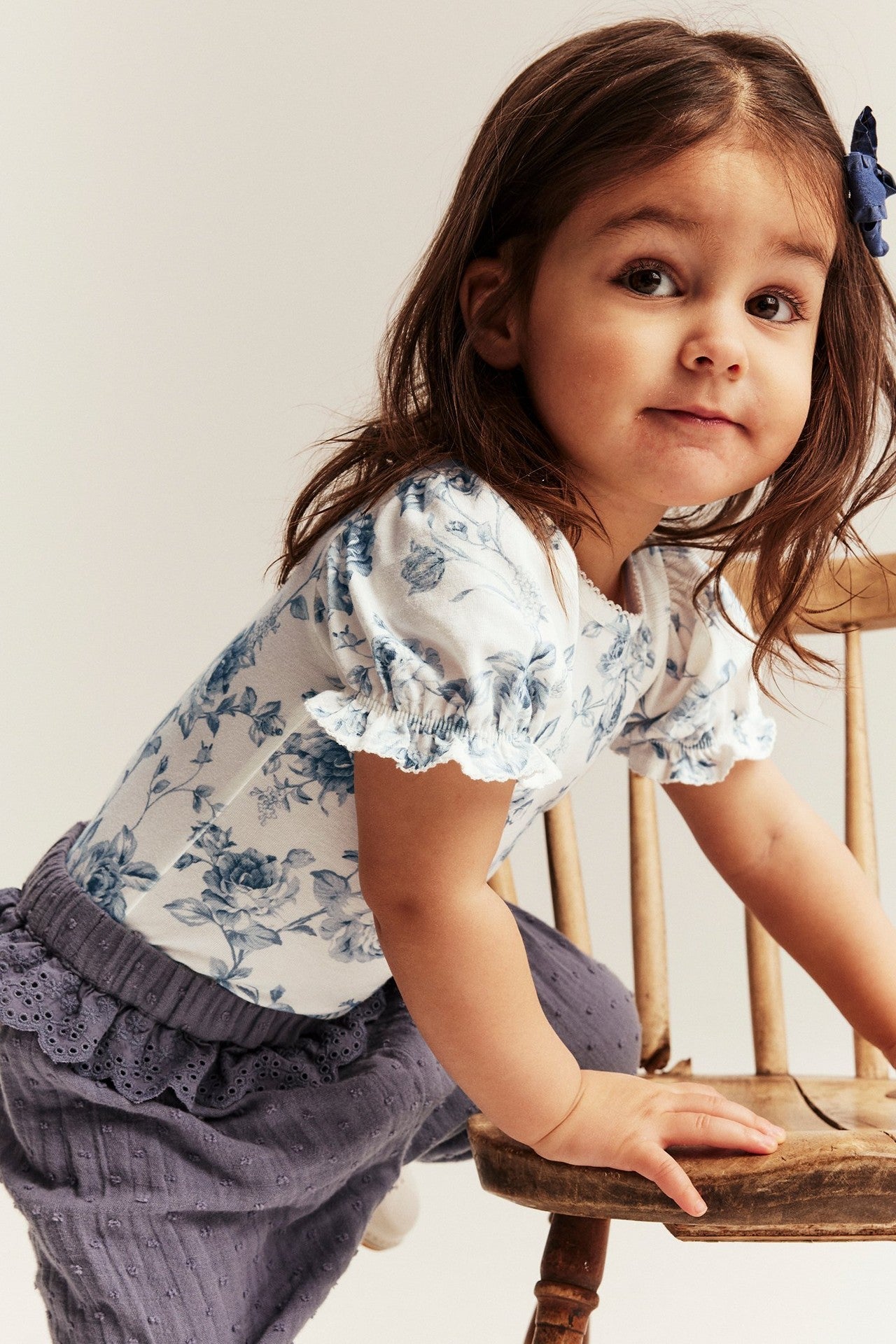 Baby white floral short sleeve bodysuit