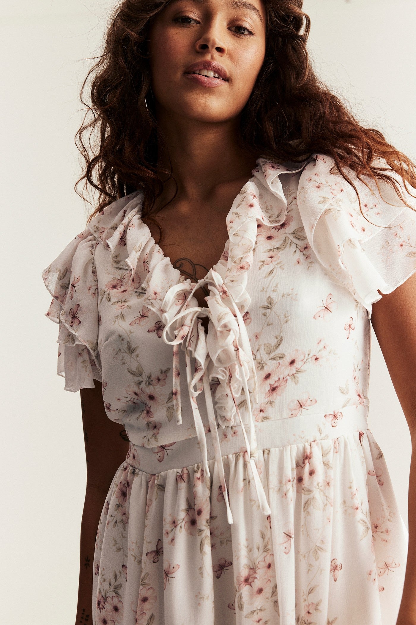 Women’s white floral chiffon dress