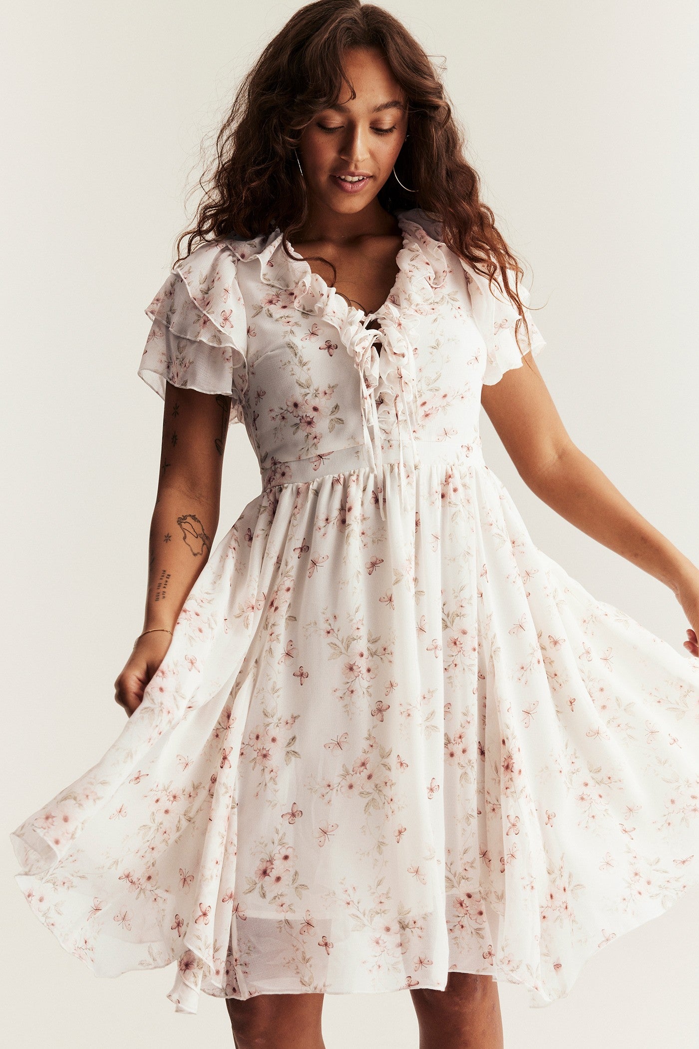Women’s white floral chiffon dress