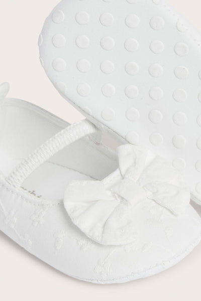 Baby white ballet shoes with bow