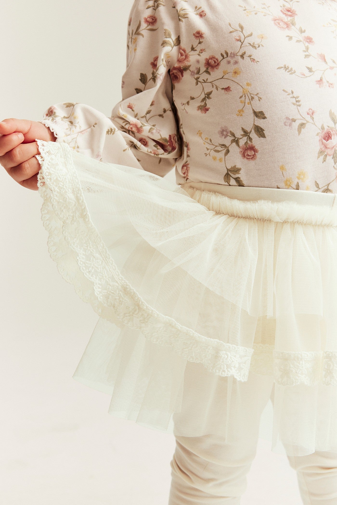 Baby white leggings with tulle skirt