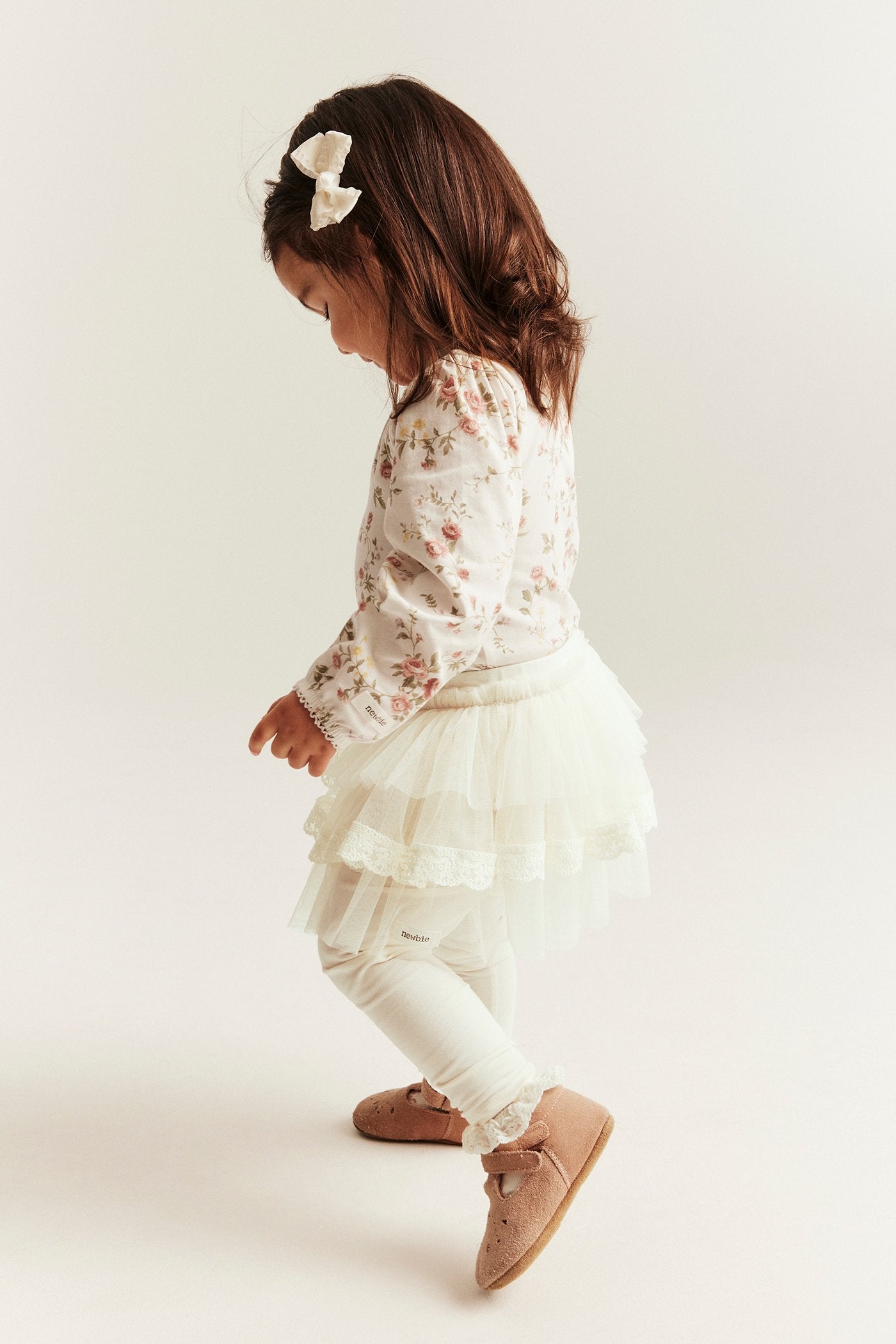 Baby white leggings with tulle skirt
