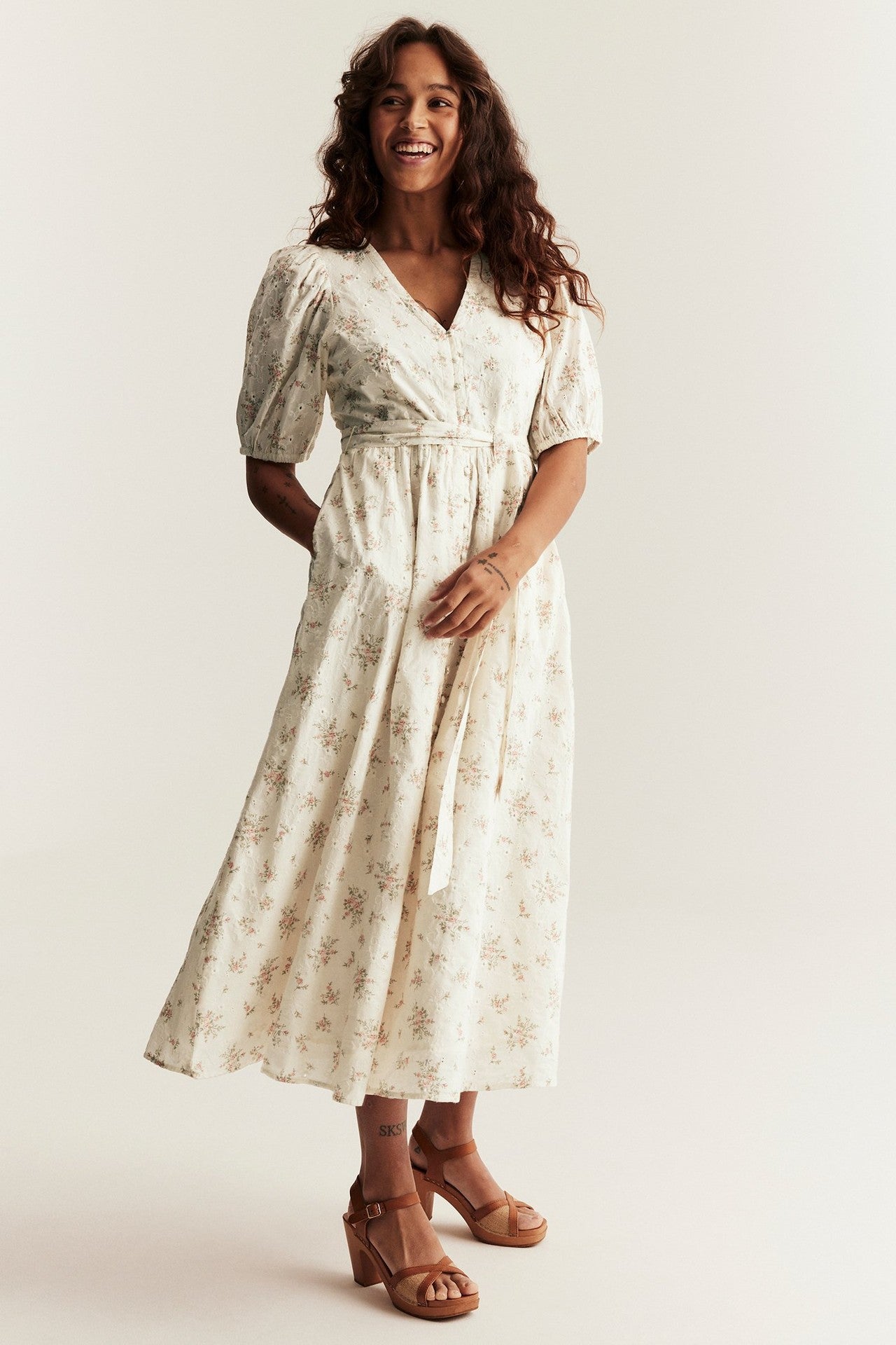 Women's white floral dress – Newbie