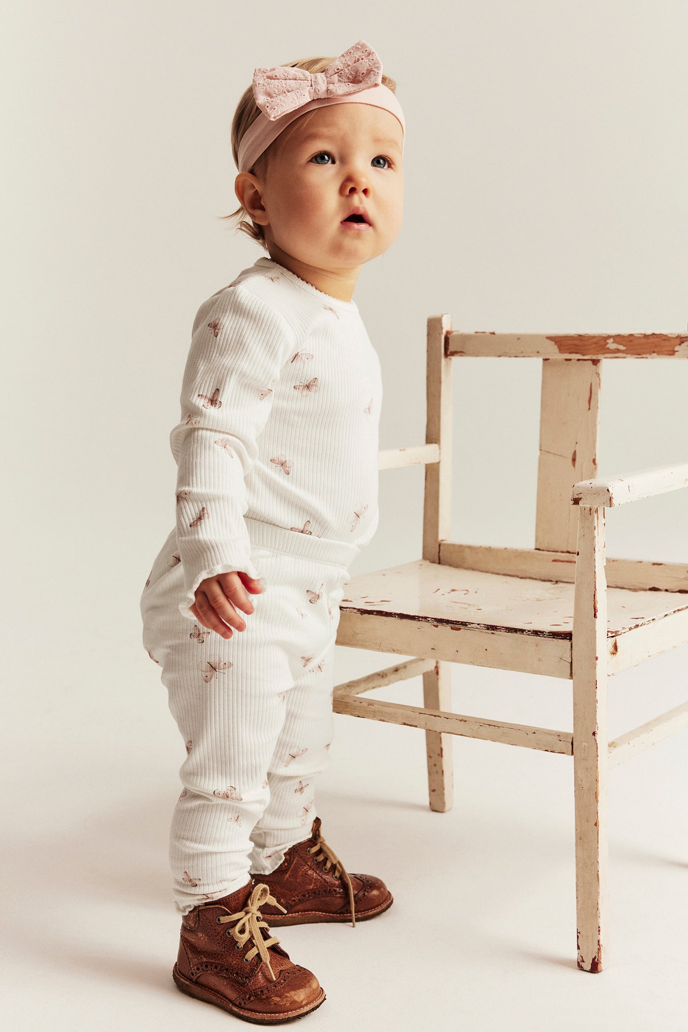 Baby white ribbed leggings with butterfly print