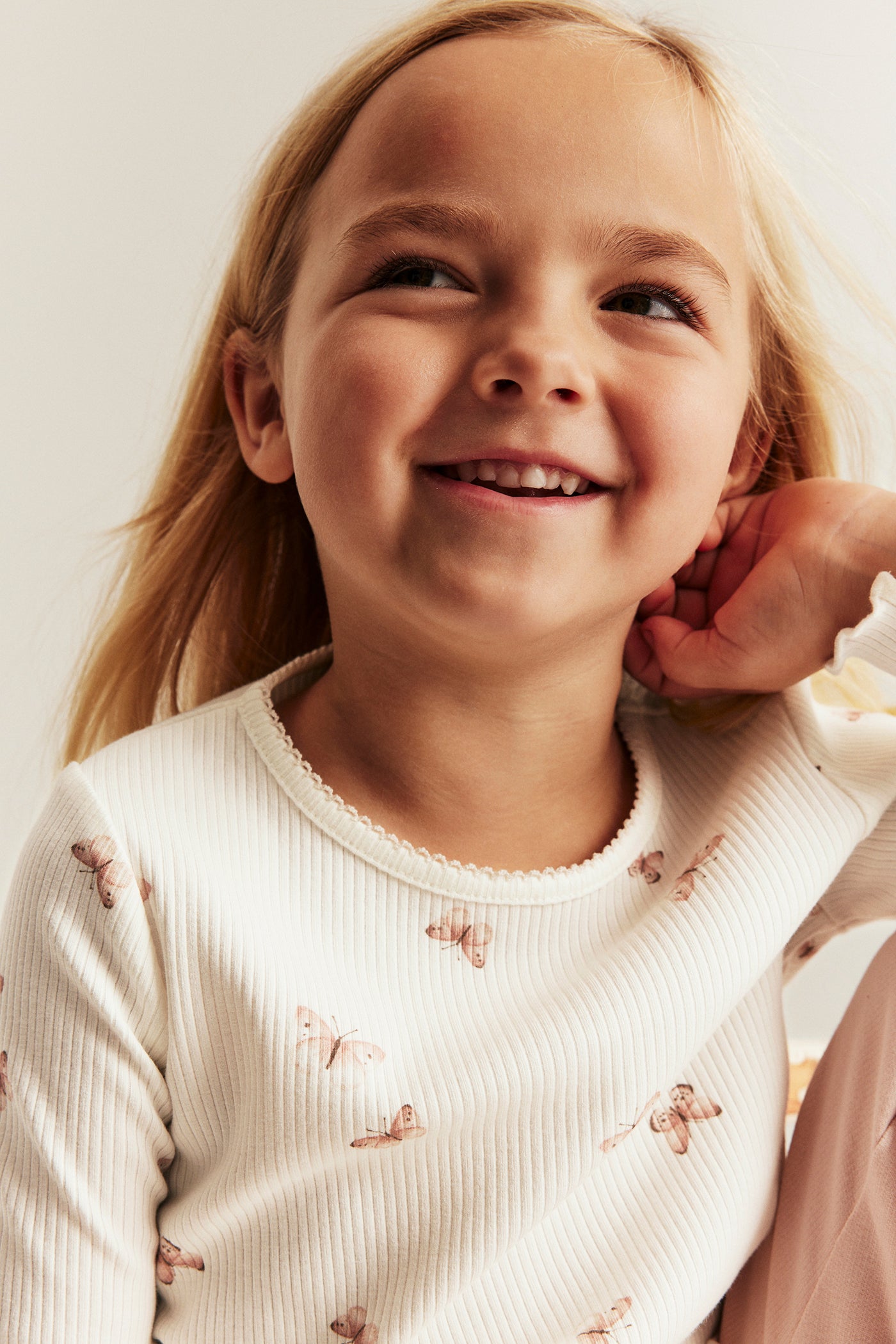 Baby & kids white top with butterfly print