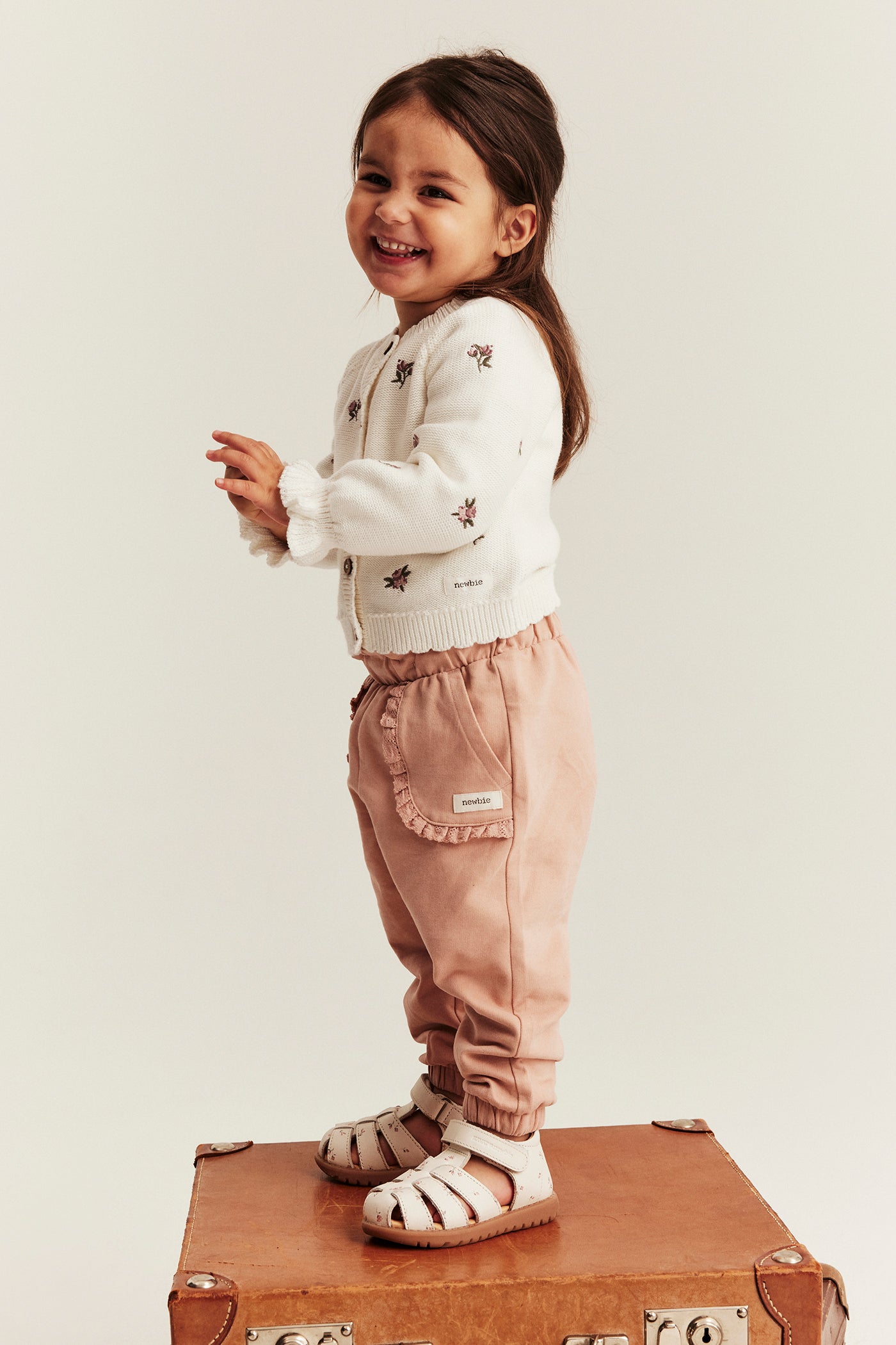 Baby white floral embroidery cardigan
