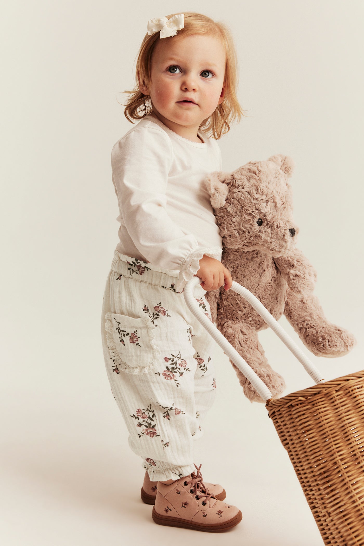 Baby woven floral pants