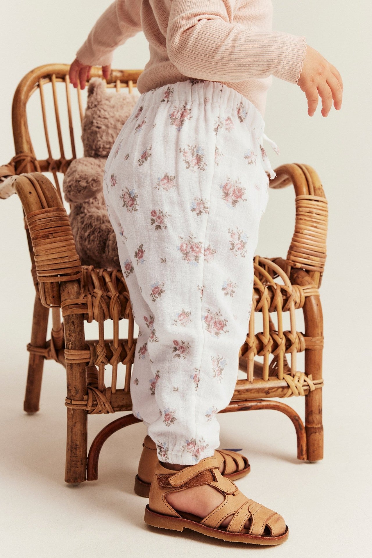 Baby white floral woven trousers