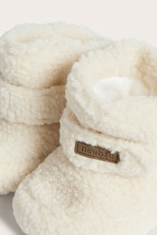 Baby light beige pile booties