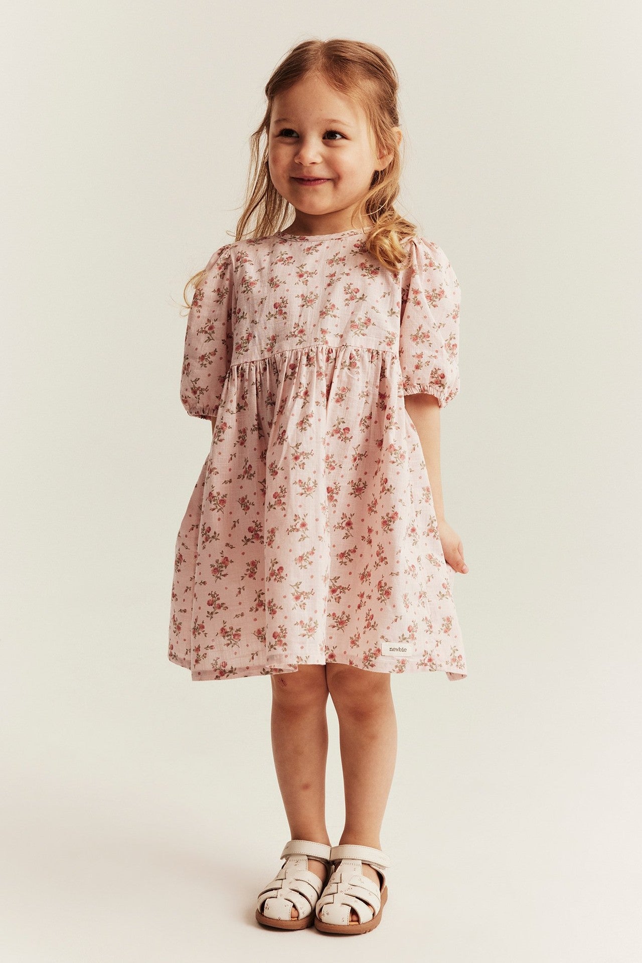 Kids pink dress with puff sleeves