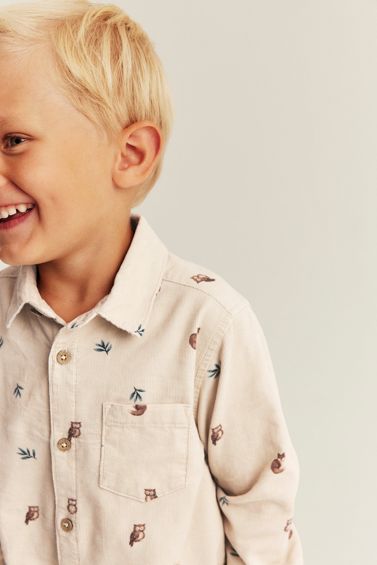 Kids beige patterned corduroy shirt