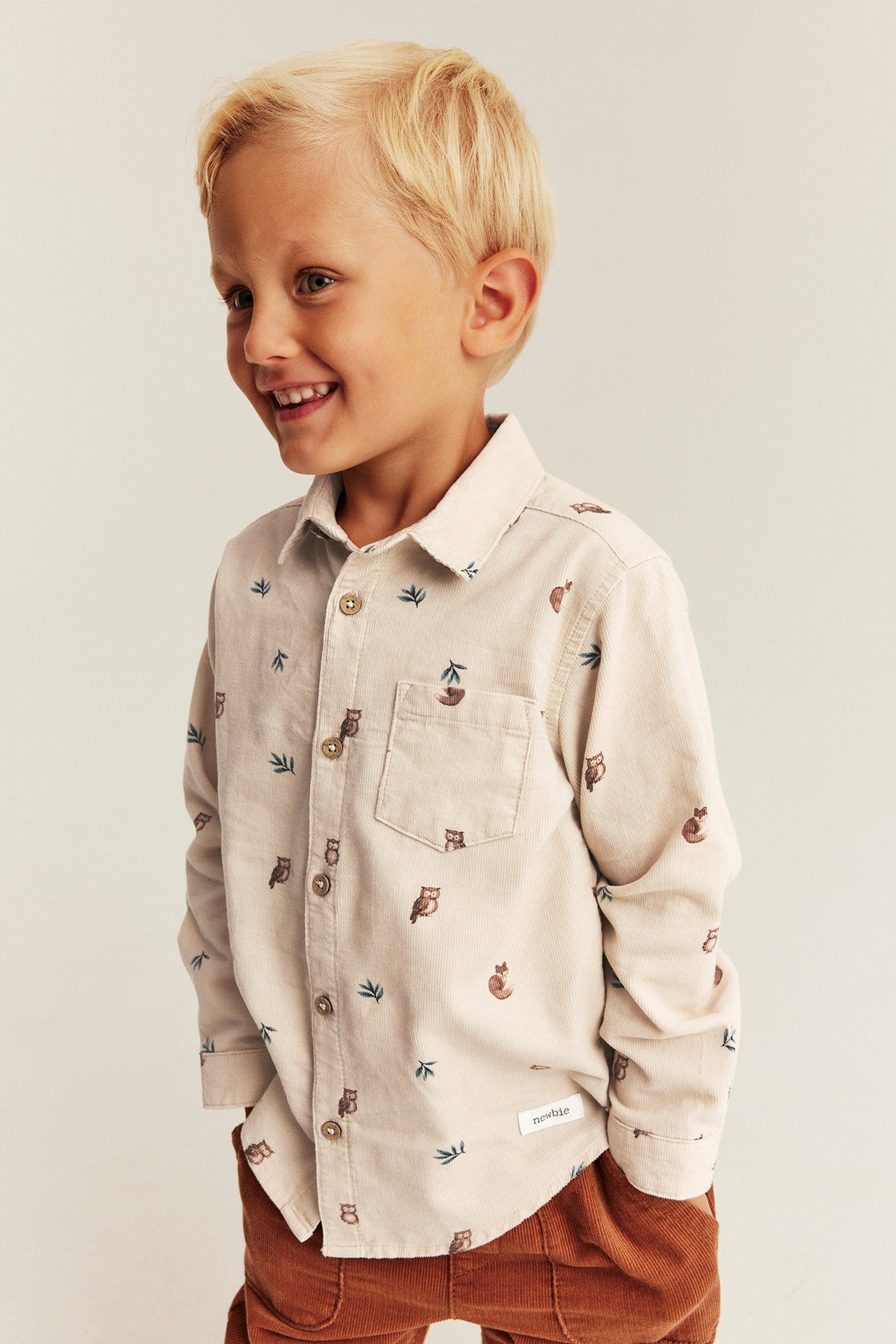 Kids beige patterned corduroy shirt