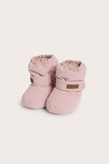 Baby pink water-repellent booties