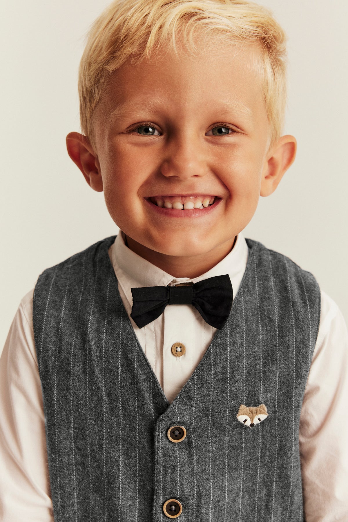 Kids grey woven vest with fox embroidery