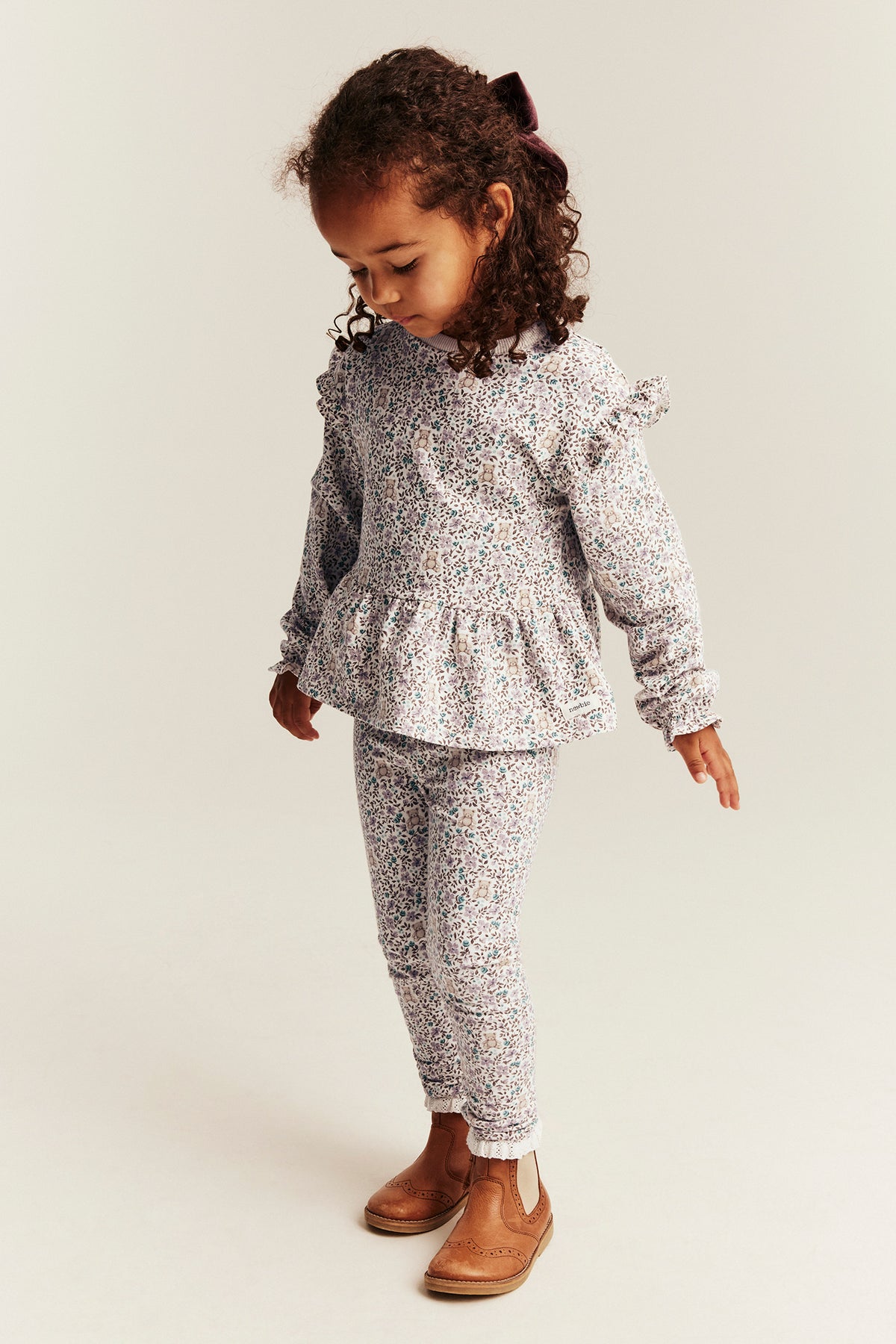 Kids white floral sweatshirt with ruffles