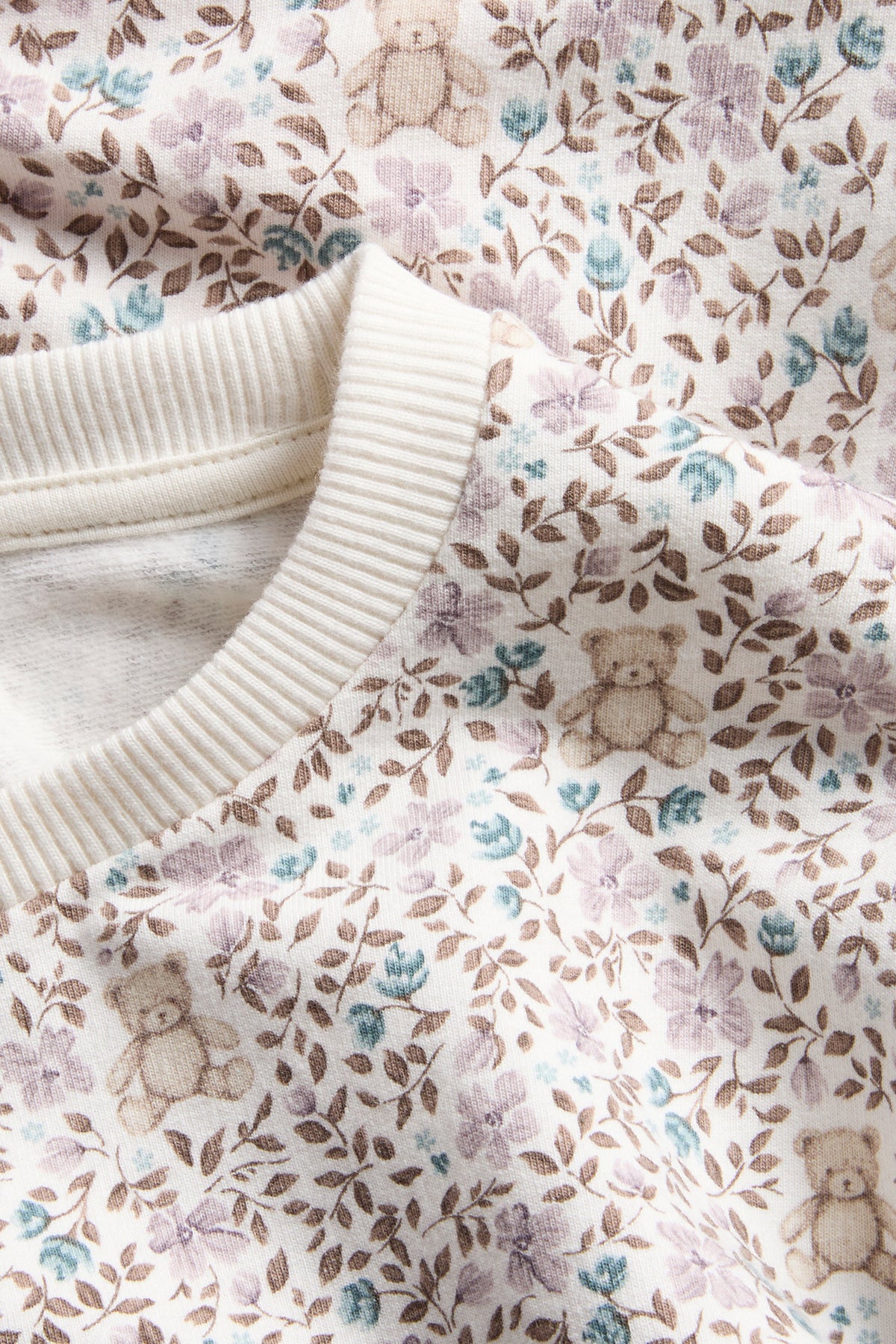 Kids white floral sweatshirt with ruffles