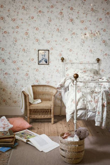 Rose garden wallpaper sample